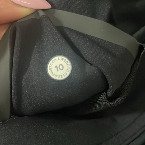 Lululemon Base Pace Crop 23” black size 10 - Picture 10 of 10